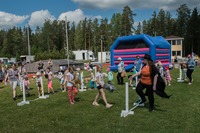 Keppihevosradalla vilskettä